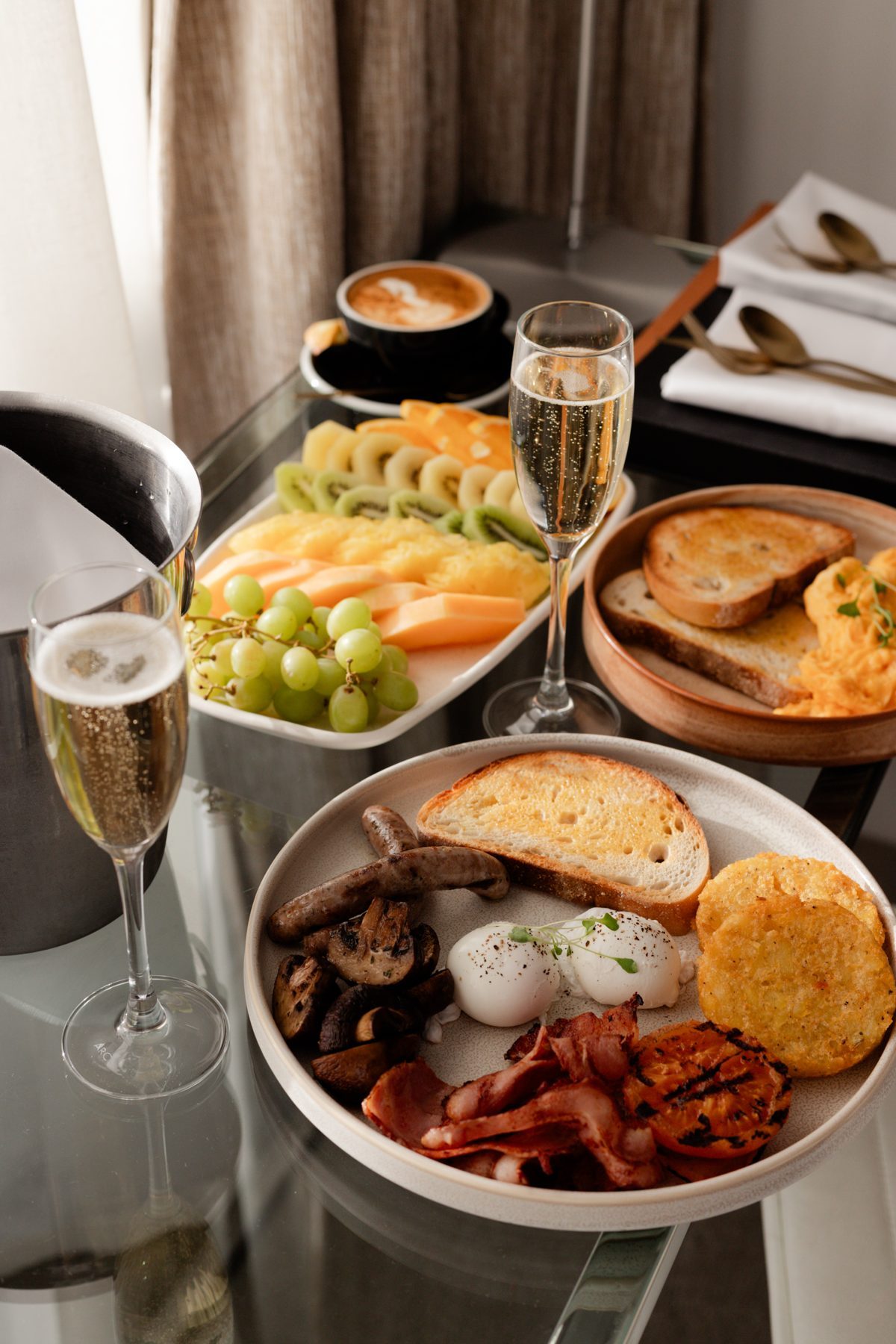 Photo: Natasha Ruiz In-room champagne breakfast at The Spire